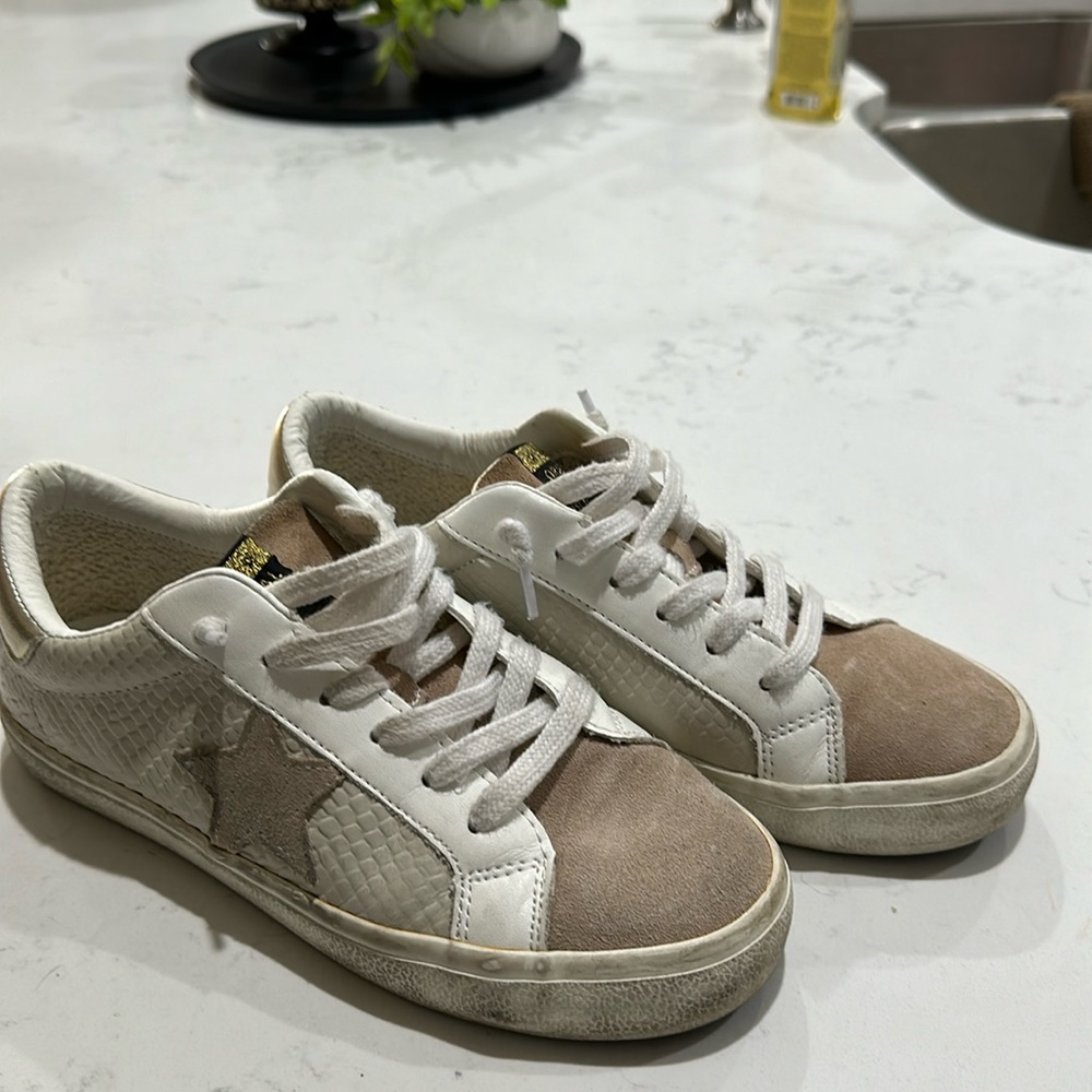 Vintage Havana White and Tan Sneakers
